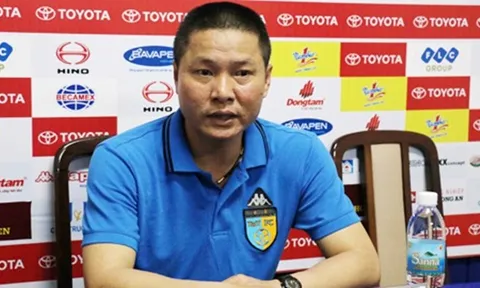 HLV Hà Nội FC nói gì khi bị tố xúi cầu thủ câu giờ