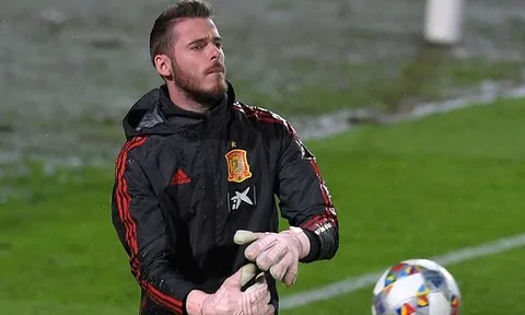 Sợ mất vị trí, De Gea đầy căng thẳng trên sân tập Tây Ban Nha