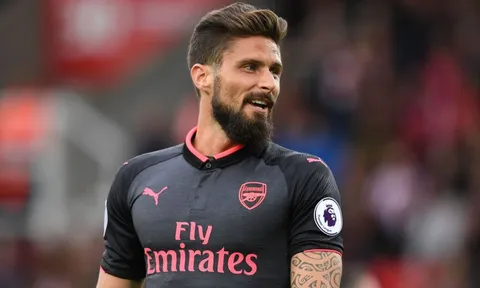Sợ vợ, Giroud sẽ không đến Everton