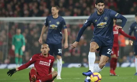 Sốc! Cả đội M.U 'mặc xác', chỉ 4 cầu thủ này về phe Mourinho đến cùng
