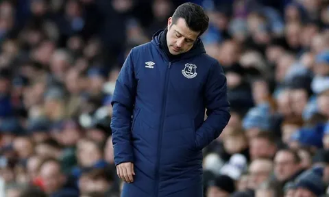 Sốc: CĐV Everton kêu gọi sa thải HLV nếu thắng Man City