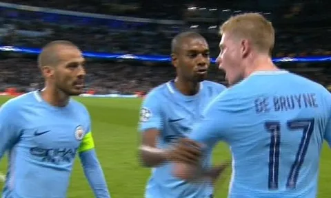 SỐC: De Bruyne tính "ăn thua đủ" với đàn anh?