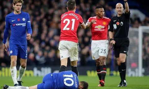 SỐC: Hazard dùng hình ảnh... dắt chó sỉ nhục Man Utd
