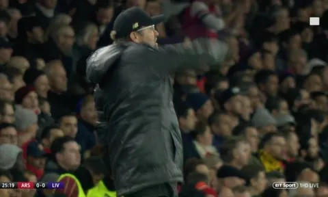 Sốc: Klopp nổi đóa với 1 cái tên ngay trên sân trận Arsenal - Liverpool