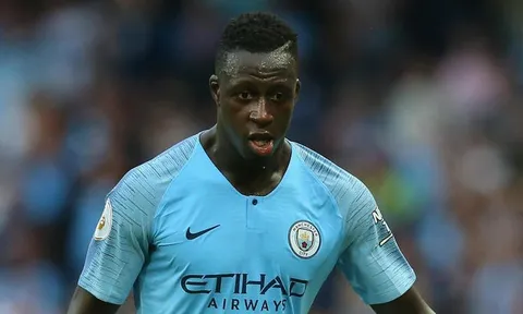 SỐC: "Lá bài tẩy" của Man City không hẹn ngày trở lại
