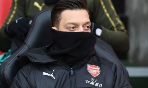 Sốc! Lý do thực sự khiến Ozil vắng mặt là rất "tàn bạo"