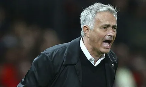 "Man United thua vì quá sợ Man City"