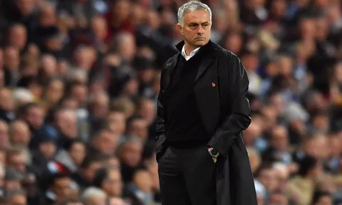 Sốc: Tỷ lệ CĐV Man Utd ủng hộ Mourinho đang thấp kỷ lục