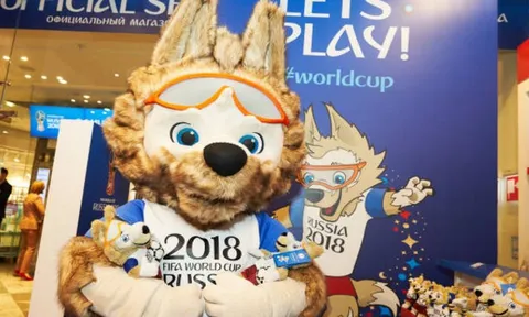 Sói Zabivaka náo loạn cửa hàng bán đồ World Cup 2018 đầu tiên