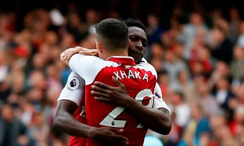 Song sát nổ súng, Arsenal đè bẹp Bournemouth