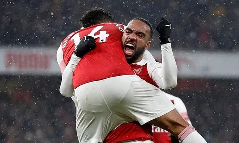 Song tấu Auba-Laca thăng hoa, Arsenal san bằng khoảng cách với top 4