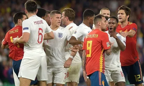 Sterling đêm qua: "Làm gỏi" De Gea, "Nuốt sống" Alcacer