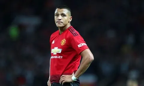 Stress ở Man Utd, Sanchez "đá người yêu" cho bỏ tức?