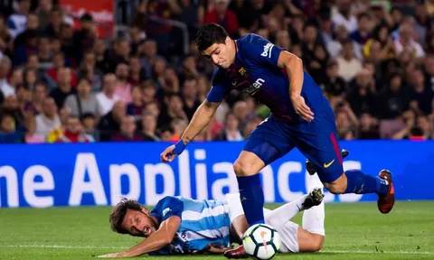 Suarez khởi đầu tệ nhất kể từ khi đến Barca