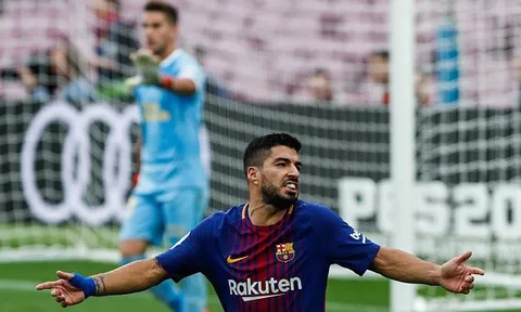 Vì Messi, Luis Suarez chìm trong khủng hoảng?