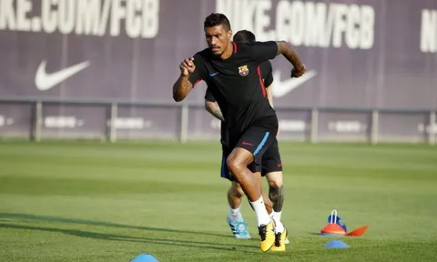 Suarez, Paulinho trở lại giúp Barca sẵn sàng đón Derby