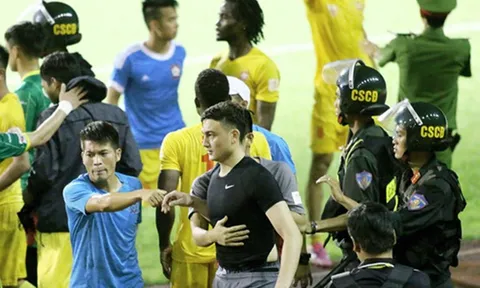 Sỹ Mạnh đánh Đặng Văn Lâm: Không có lửa, sao có khói?