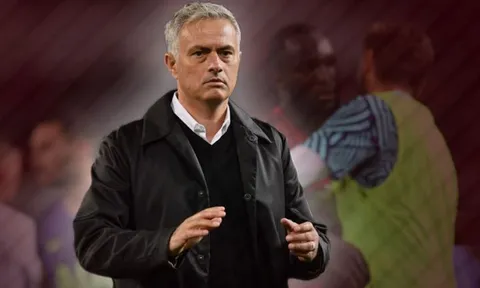 Tái định vị thương hiệu - 'Vũng bùn' đang giết chết Man United và Mourinho
