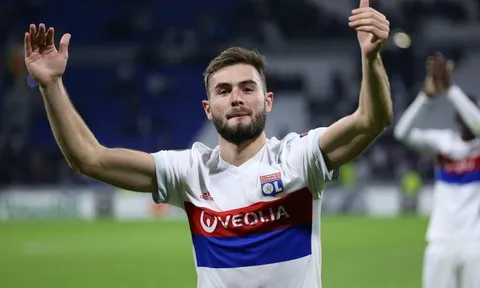 Tài năng của Lyon khiến Barca, Juventus tranh giành