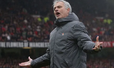 Tại sao Jose Mourinho muốn tháo chạy khỏi MU?