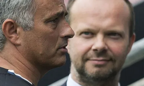 Nóng! Căng thẳng ở Man Utd, Woodward tiếp tục gây khó chịu cho Mourinho