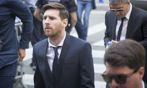Sau cú đúp thần thánh, Messi lại 'thua sấp mặt' vì lý do này