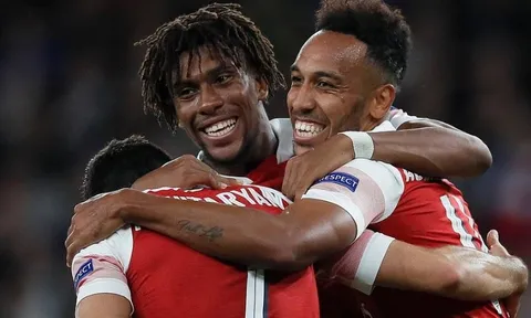 Tam tấu rực sáng, Arsenal vùi dập Vorskla ấn tượng ngày ra quân