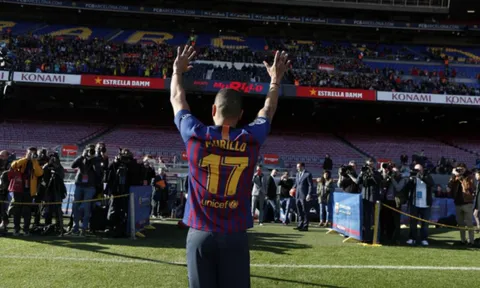 Tân binh Barcelona tiết lộ cái tên "dụ dỗ" anh đến Nou Camp