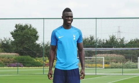 Tân binh kỷ lục cười hết cỡ trong buổi tập đầu cùng Tottenham