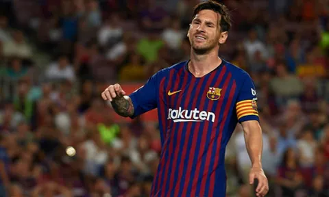 Tân binh nhận thẻ đỏ, Barcelona toát 'mồ hôi hột' tại Camp Nou