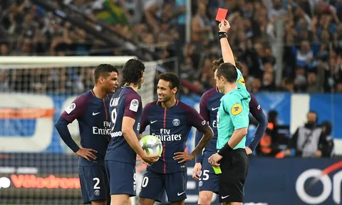 Tất cả 8 thẻ đỏ trong sự nghiệp của Neymar