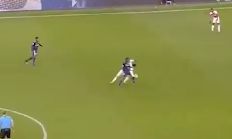 'Tất cả cầu thủ Arsenal đều cho rằng đó là 1 pha phạm lỗi'