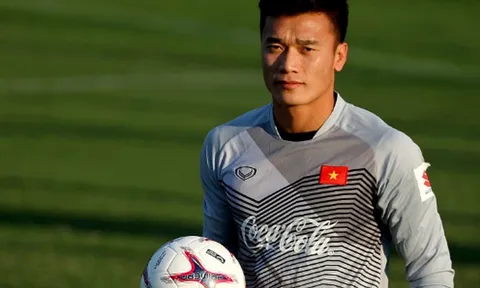 Thủ môn Bùi Tiến Dũng bất ngờ gặp chấn thương