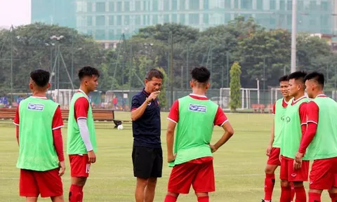 HLV Lê Thụy Hải "trù ẻo" U19 Việt Nam