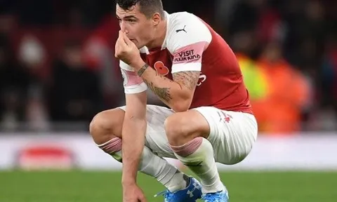 'Thảm họa' Arsenal và Emery phá vỡ sự im lặng sau sai lầm tai hại