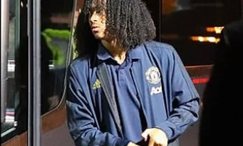 Thần đồng Man Utd hội quân tại Hilton, sẵn sàng nghênh chiến Ronaldo