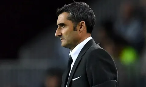 Thắng dễ Inter, HLV Barcelona vẫn lo lắng cho tương lai