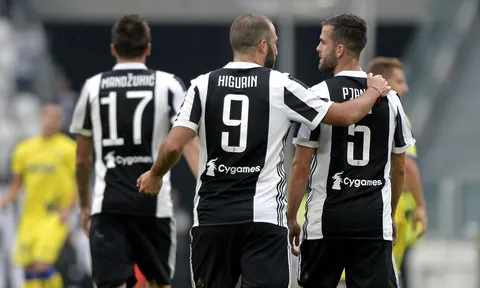Thắng nhẹ Chievo, Juventus tự tin hành quân đến Camp Nou