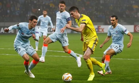 Thắng nhọc, CĐV Chelsea gọi cặp đôi đá chính là "bi kịch"