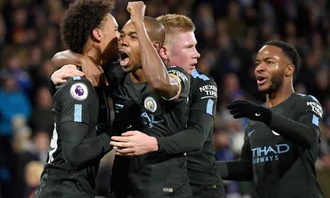 Thắng nhọc Huddersfield, Man City lập 2 kỉ lục vô tiền khoáng hậu