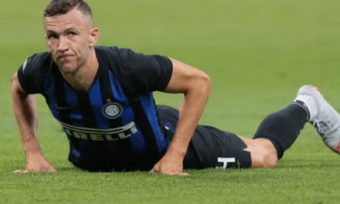 Thành Milan trở thành 'trò hề' tại vòng 2 Serie A