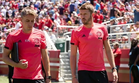 Thật may cho Mourinho, Man Utd vẫn còn hai kiến trúc sư thầm lặng