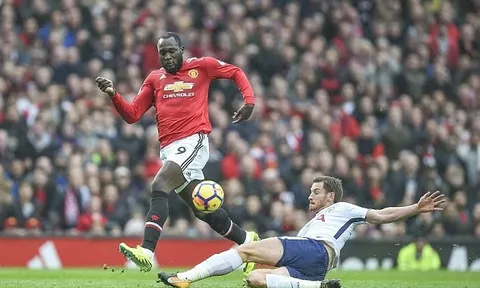 Thấy Lukaku bị NHM chê bai, Mourinho lên tiếng bênh vực