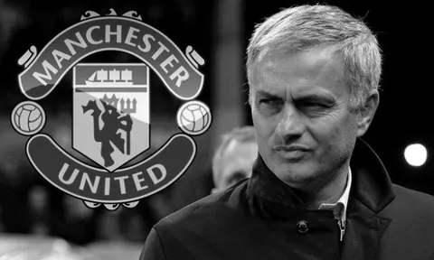 Mourinho: "Bạn không nên lôi quần áo bẩn ra để giặt"