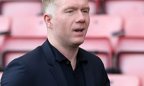 Thêm một tượng đài Man Utd sắp dấn thân vào nghiệp cầm quân