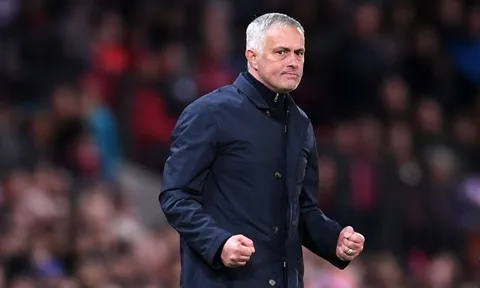 Thi đấu rực lửa, dàn sao Man Utd nhận "quà lớn" từ Mourinho