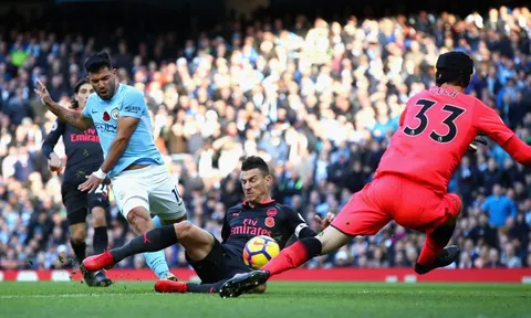 Thời của Petr Cech đã hết?