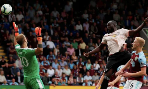 Thống kê vòng 4 Premier League: Joe Hart hoá thánh... làm nền!