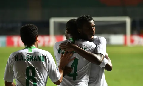 Thủ môn U19 Nhật Bản khiến đội nhà thành cựu vô địch