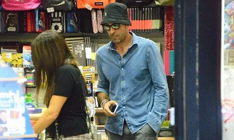 Thủ thành Buffon như nam thần dắt bạn gái dạo phố